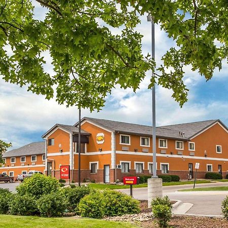 Econo Lodge Cedar Rapids Εξωτερικό φωτογραφία