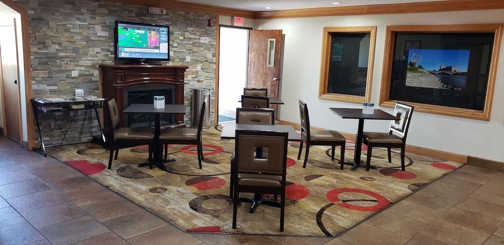 Econo Lodge Cedar Rapids Εξωτερικό φωτογραφία