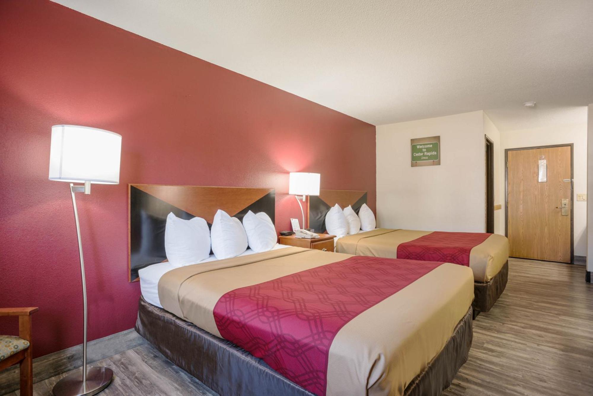 Econo Lodge Cedar Rapids Δωμάτιο φωτογραφία