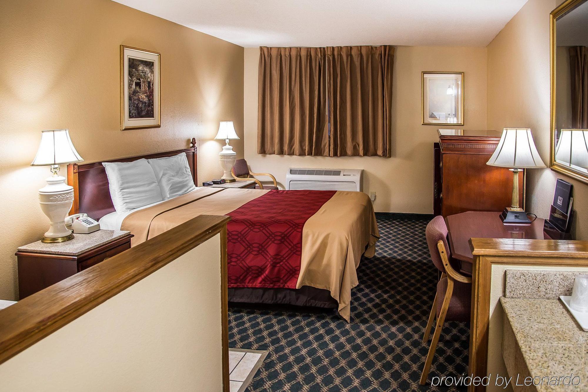 Econo Lodge Cedar Rapids Εξωτερικό φωτογραφία
